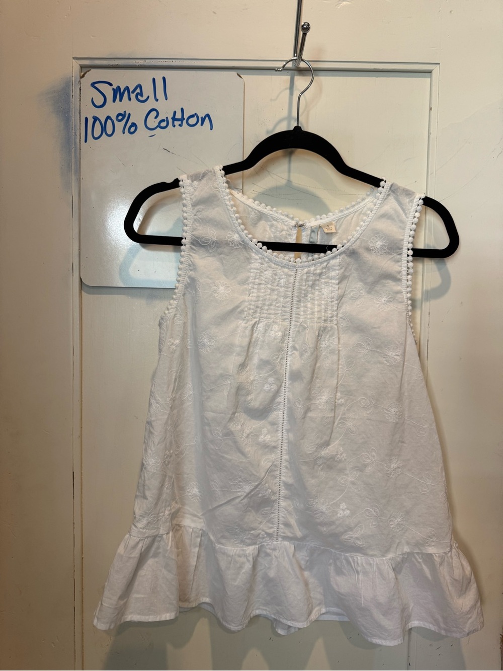 100% Cotton Lauren Conrad White Embroidered Sleeveless Top